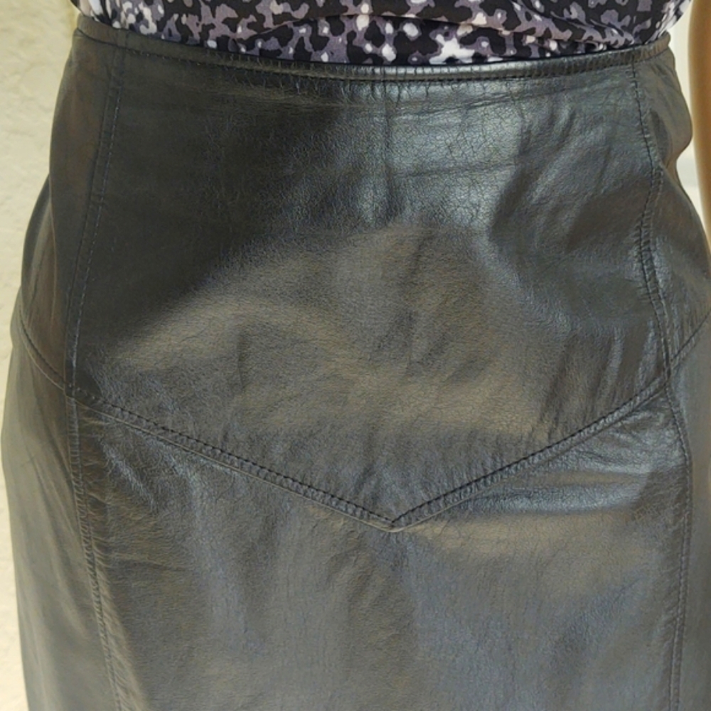 G III Black Leather Pencil Skirt